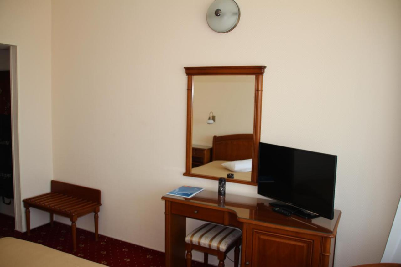 Hotel Traian Braila Bagian luar foto